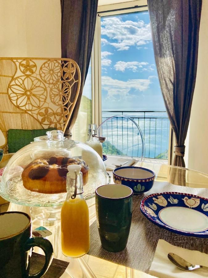 Апартаменты Borgo Virginia - Sea View In Amalfi Coast Виетри Экстерьер фото